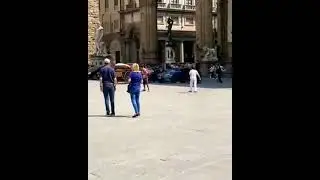 Horse Gets Out of Control in Rome