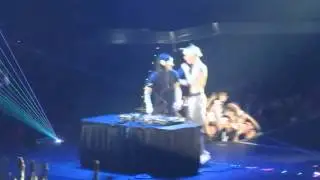 Justin Bieber and Skillrex Perform [Justin Shirtless]