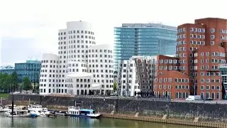 DRUNKEN HOUSES - DUSSELDORF EMBANKMENT... Düsseldorf ...