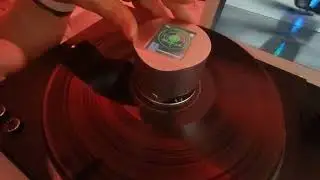 Wow & Flutter reducer for turntables | DS Audio ES-001 Eccentricity detection stabilizer