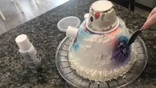 Color mist for an ice cream cake