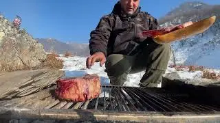 🥙Tender And Very Juicy Steaks Cooked Between Two Hot Logs! Mountain Life😋