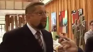 Harabín nevie odpovedať prečo bol v 1995 ako sudca vylúčený v rozhodovaní vo veci  Bakiho Sadikiho.