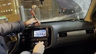 Снятие накладки магнитолы и климата Mitsubishi Outlander 3 2012-2021