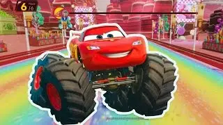 Arabalar Şimşek Mcqueen Canavar Lastiklerini takıyor. Elsa ve mekkuin yarışıyor.