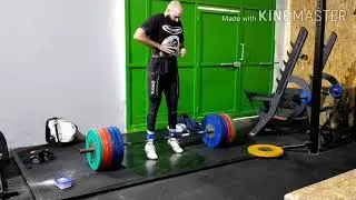 260kg/ 574lbs x 3 at 102kg/225lbs  bw !!