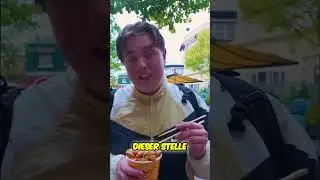 So schmecken gebratene Nudeln im Movie Park 🍝🤔#moviepark #freizeitpark  #smiley #pasta #viral