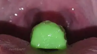 Swallowing Gummy bears | Comiendo osos de goma   | VORE PLAYING UVULA