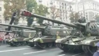 24.08.16 Военнослужащие и боевая техника ВСУ на параде в честь Дня независимости
