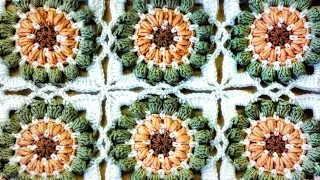 Вяжем квадрат и соединяем.