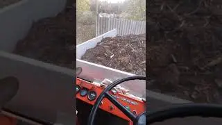 Трактор Т 16 м выгрузка навоза!