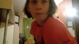 попробуй не урони шар на пол; 1 часть