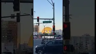 Огромная светодиодная сфера в Лас-Вегасе начала транслировать... гигансткие эмодзи на половину неба