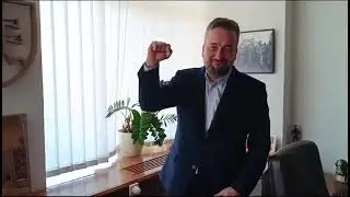 Новый вице-спикер словацкого парламента Любош Блаха обустраивает свой рабочий кабинет
