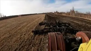 Трактор К-701 # МТЗ # дискуем зябь.