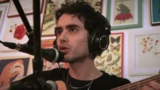 La Madre Tirana-Caballos Desbocados (Sesión acústica en vivo-Canciones Diminutas)