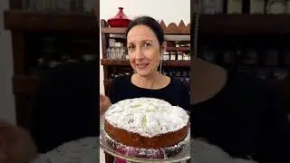 Torta con noci, fichi secchi e mele