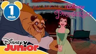 Skønheden og Udyret | Udyret viser biblioteket frem 📕- Disney Junior Danmark