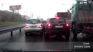ДТП на Металлургов Toyota Ist vs Nissan Juke
