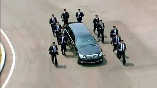 Охранники Ким Чен Ына БЕЖАЛИ ЗА ЕГО ЛИМУЗИНОМ