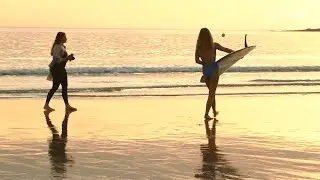 Rencontre : photographe professionnelle, elle immortalise les surfers