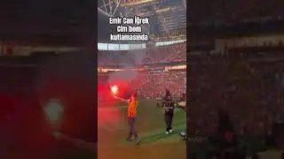 #emircanigrek kutlamalar sırasinda Galatasaray'ın şampiyonluk meşalesini yaktı
