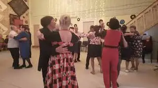 Под звуки гармони.