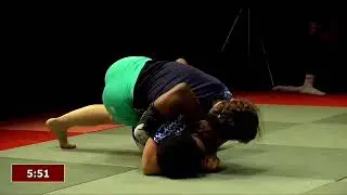 3.FIGHT (black women VS brunette)
