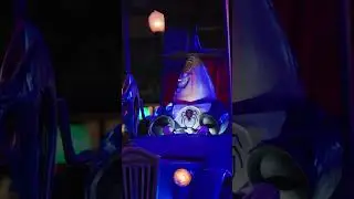 Frightfully Fun Parade at Oogie Boogie Bash! #disneyland #shorts