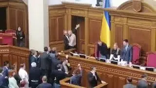 ⚡️Тимошенко блокирует работу Рады