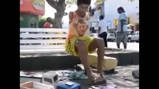 Вот это сила воли!Безрукий мужик не сдался,вопреки судьбе.