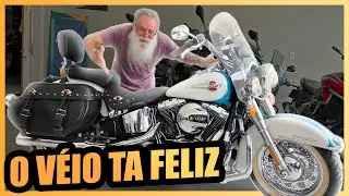 THE OLD MAN IS REALLY CHEERING, HIS FAVORITE MOTORCYCLE HAS ARRIVED *HEAVY AND WITH A LOT OF CHROME*