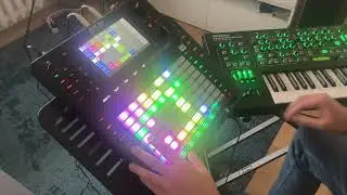 "For loop" - techno with Akai Force and Roland System-8