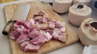 Thịt kho nước dừa tươi và trứng với đường thốt nốt thơm ngon