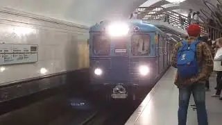 Видео из Мая 2022 Года(Текст в видео из оригинального ролика)  Еж3 прибывает на Новослободскую