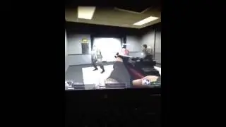 Left 4 Dead - No Mercy, trapped in elevator for life........