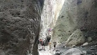 Карадахская тиснина. Путешествие по каменным джунглям.