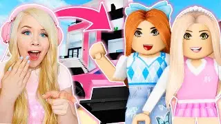 MOVING INTO A MANSION WITH MY BEST FRIEND IN BROOKHAVEN! (ROBLOX BROOKHAVEN RP)