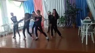 Я танцую рядом с высокой девочкой😂