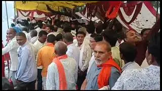 झमाझम बारिश के बाद भी बालाघाट में हड़ताली मंच पर उत्साह के साथ डटे रहे सहकारिता (पैक्स) कर्मचारी।