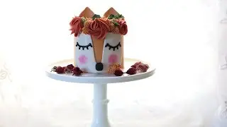 Buttercream fox cake with fondant details