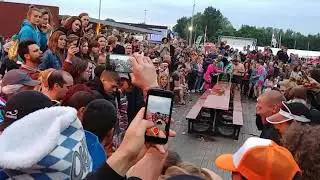 Table slide contender