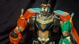 Does It Work: 2017 Netflix DreamWorks Voltron Legendary Defenders Action Figure Pre-owned Toy Review