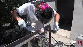Установка металлической двери с Авито в мастерскую