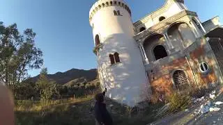 Doğa içinde kaderine terk edilmiş gizemli ev