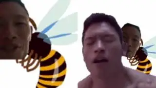 スズメバチに刺されるスマーフ