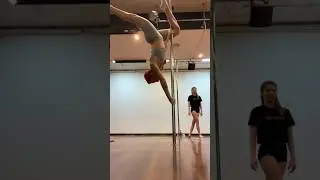 Научилась новому элементу #полденс #poledance #polesport #скорпион #shorts