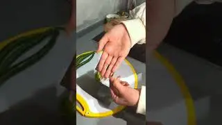 Vegetable cutting finger guard