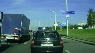 просто дибил на дороге
