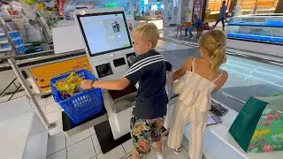 Broer en Zus teamwork bij de zelfscan | Bellinga Short #1148